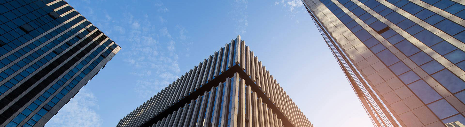 二七一教育集團采購一臺600KW申動柴油發(fā)電機組