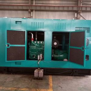 康明斯400KW低噪音柴油發(fā)電機組